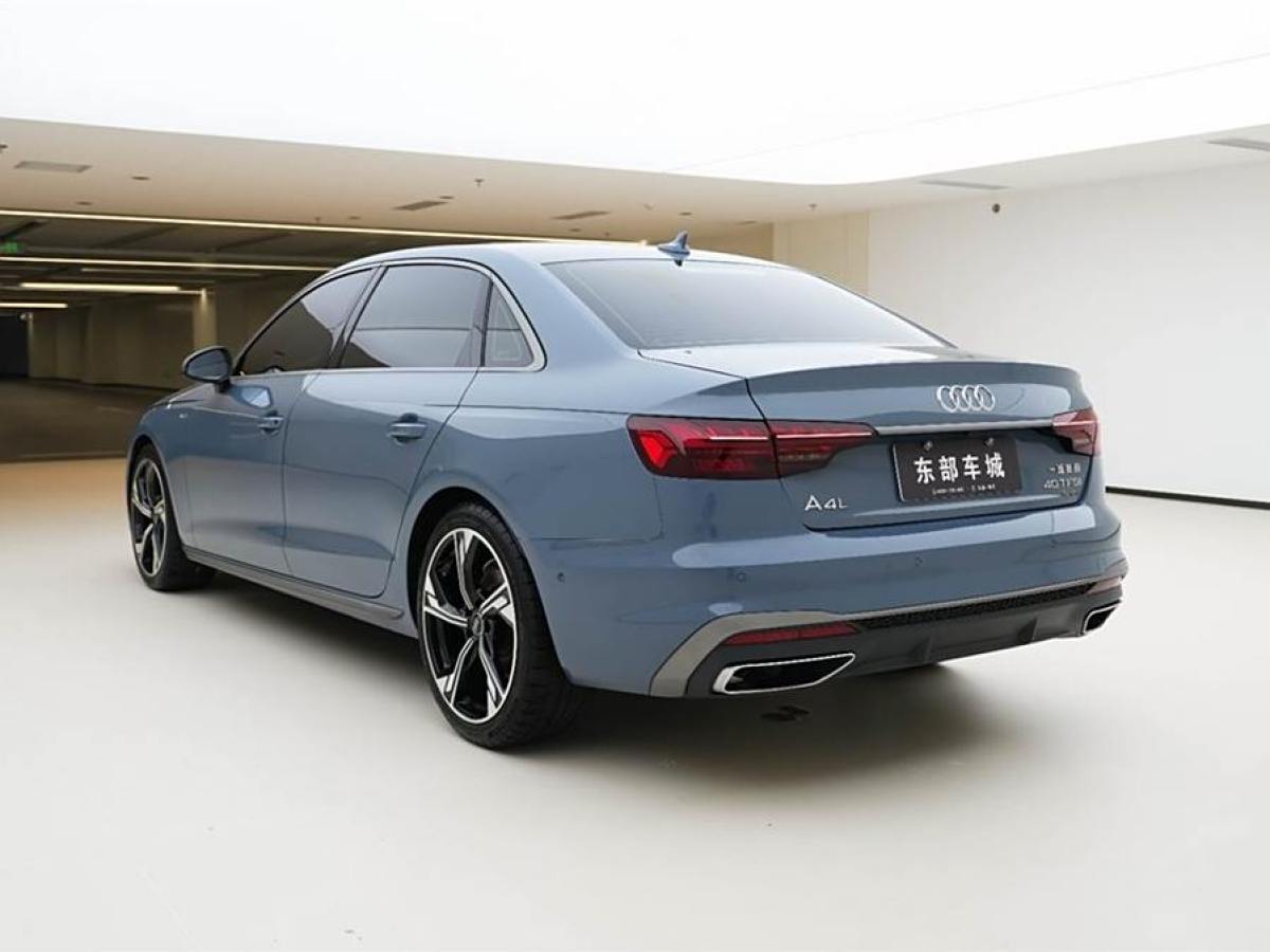 奧迪 奧迪A4L  2022款 40 TFSI quattro RS套件燃速型圖片