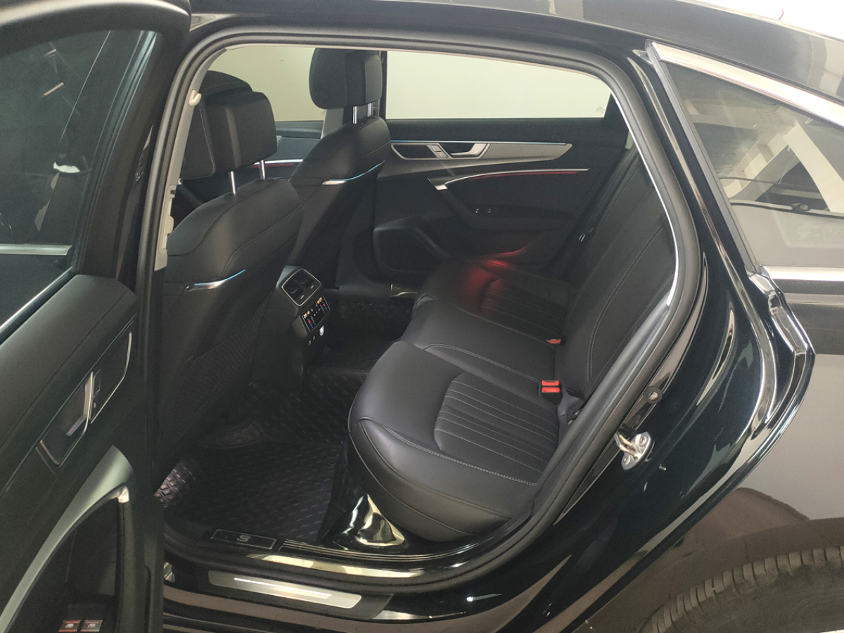 奧迪 奧迪A6L  2024款 45 TFSI 臻選致雅型圖片