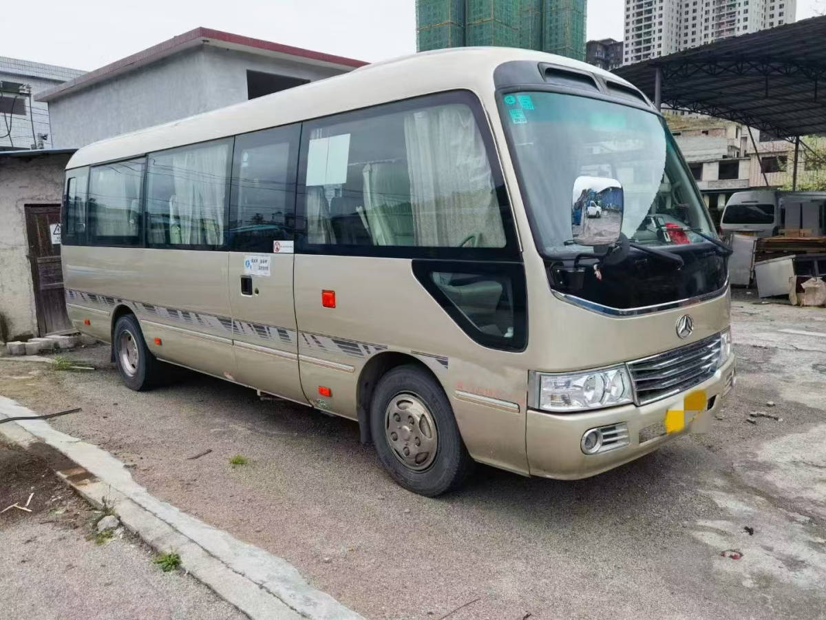 國五19座江鈴晶馬6705營運(yùn)車圖片