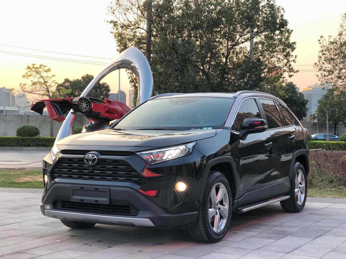 豐田 rav4 2018款 榮放 2.0l cvt兩驅風尚版圖片