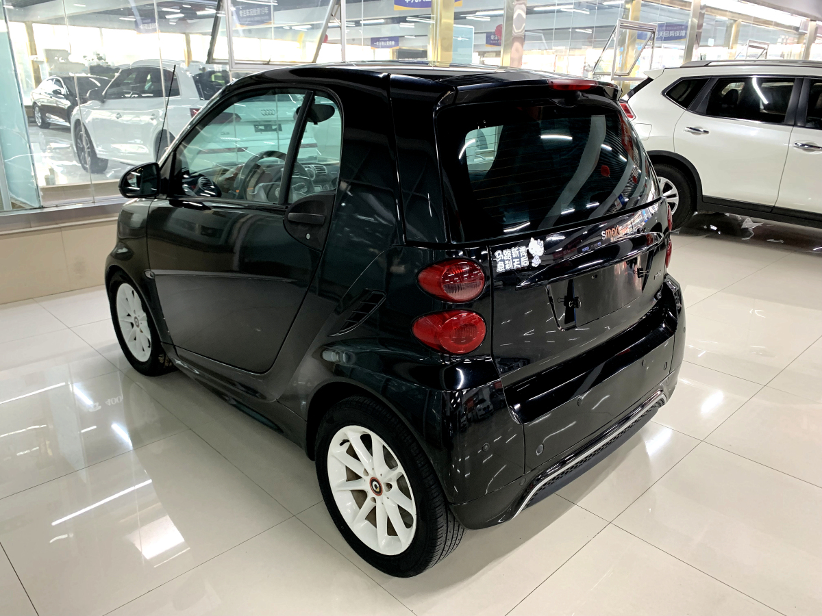 2013年3月smart fortwo  2012款 1.0 MHD 硬頂激情版