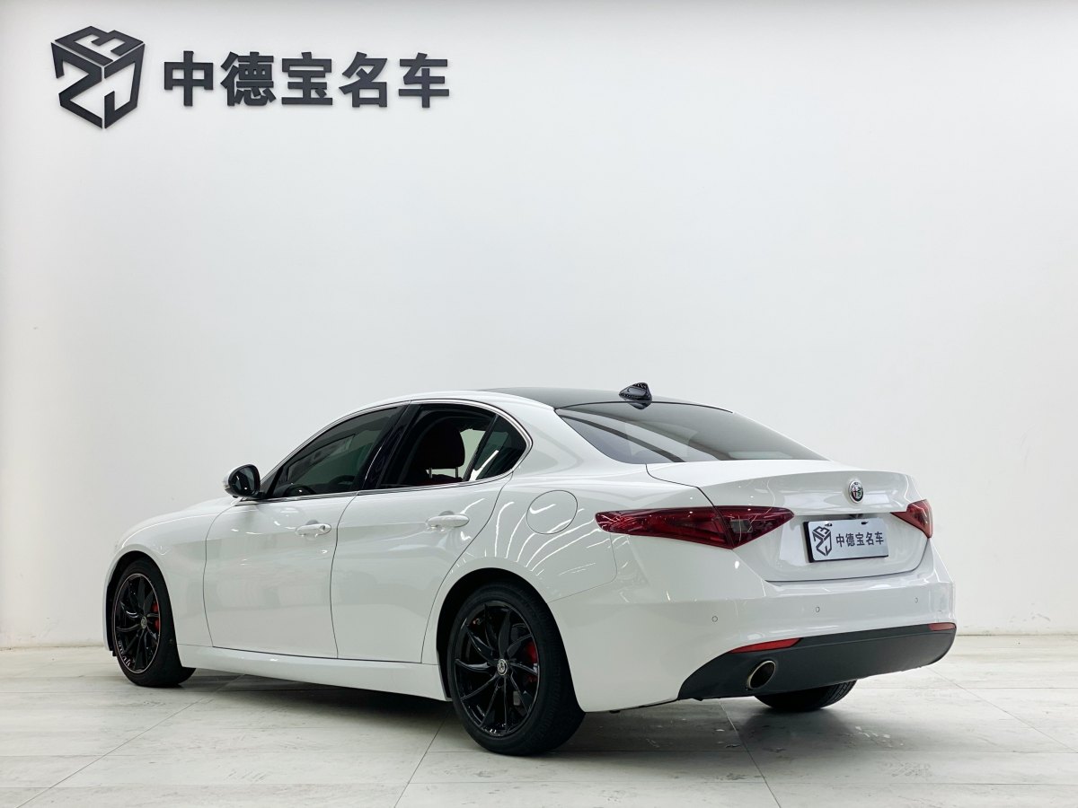 阿爾法·羅密歐 Giulia  2017款 2.0T 200HP 豪華版圖片