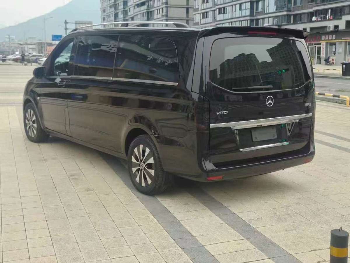 奔馳 威霆  2020款 2.0T 精英版 7座圖片