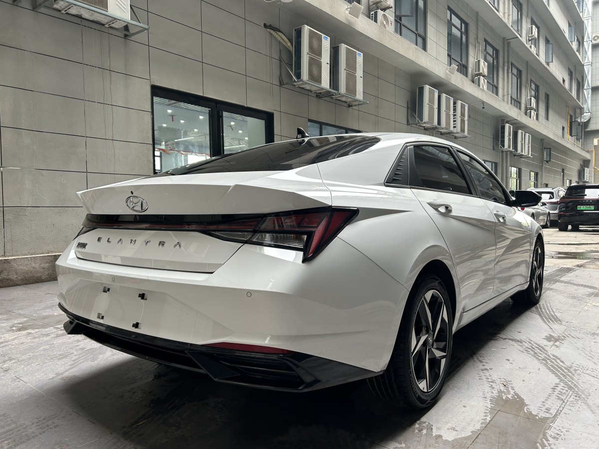 現(xiàn)代 伊蘭特  2022款 1.5L CVT LUX尊貴版圖片