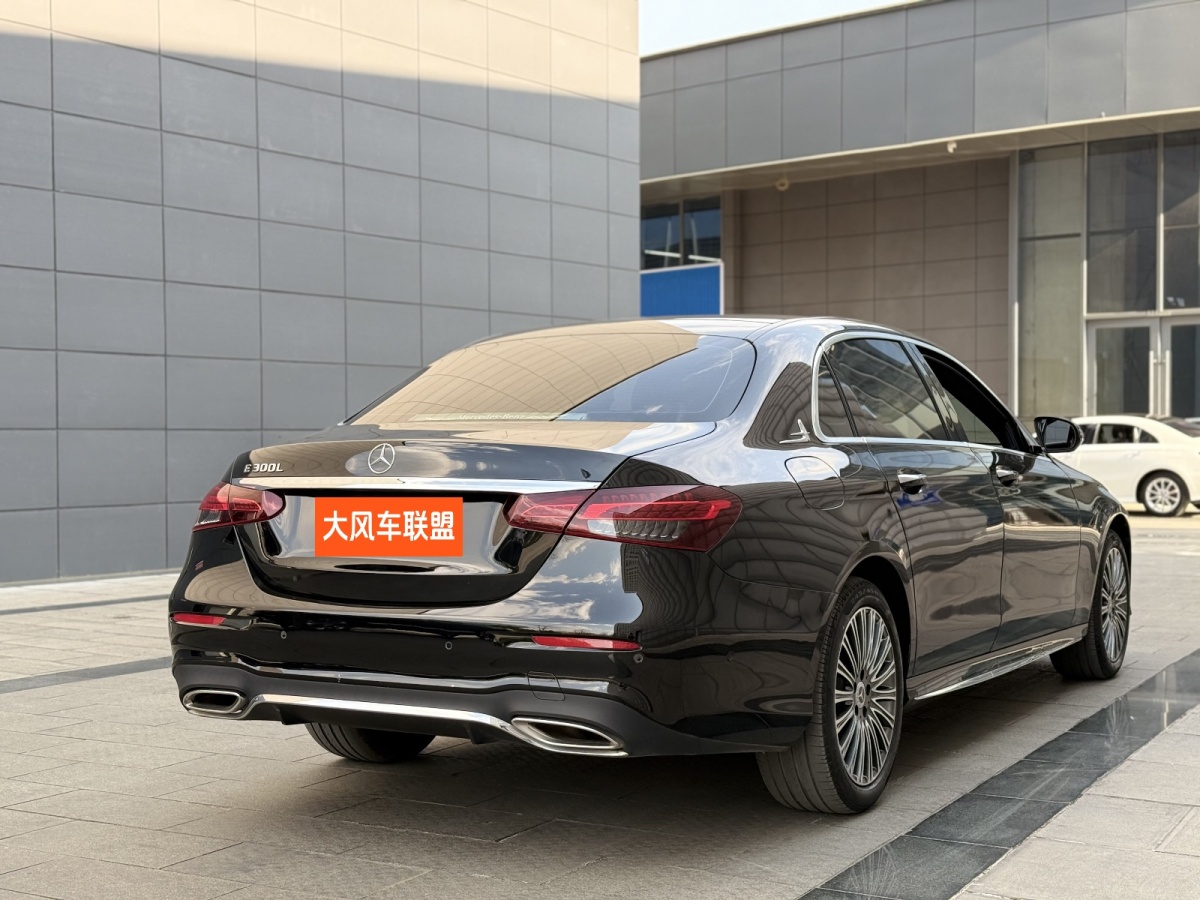 奔馳 奔馳E級  2021款 改款 E 300 L 時尚型圖片
