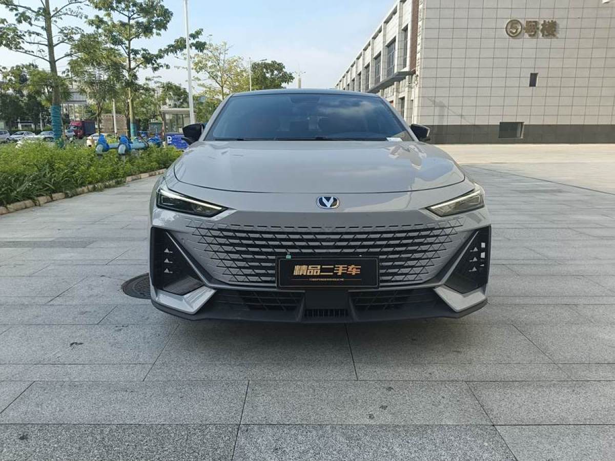 長安 長安UNI-V  2022款 1.5T 尊貴型圖片