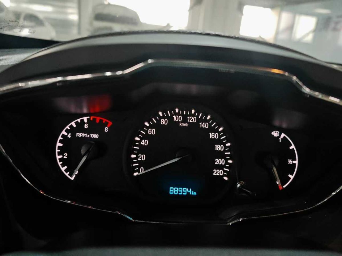 福特 福睿斯  2015款 1.5L 手動時尚型圖片
