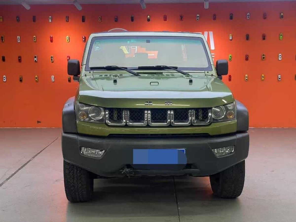 北京 BJ40  2019款 40L 2.3T 自動四驅(qū)越野版圖片