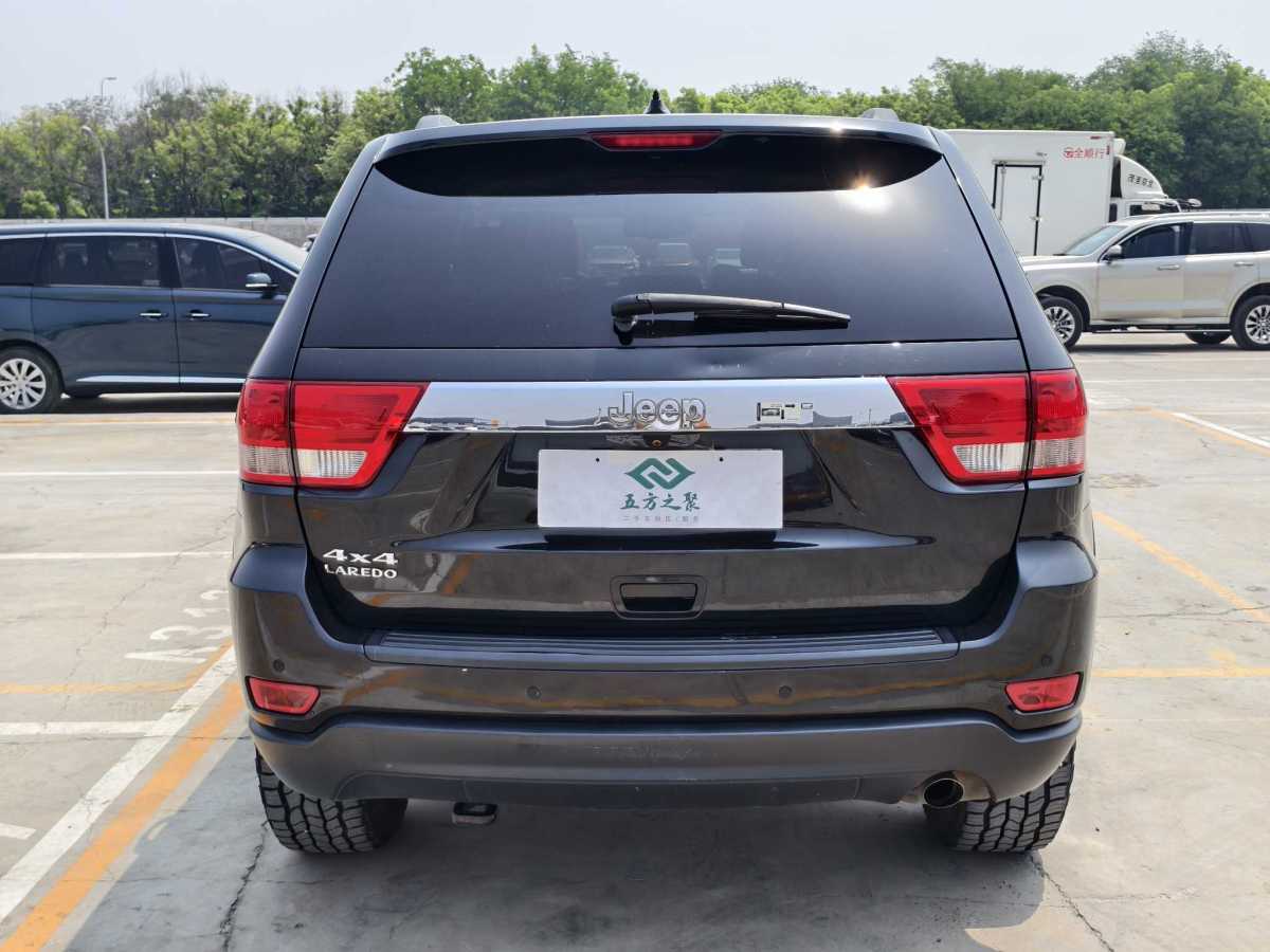 Jeep 大切諾基  2013款 3.6L 舒享導(dǎo)航版圖片
