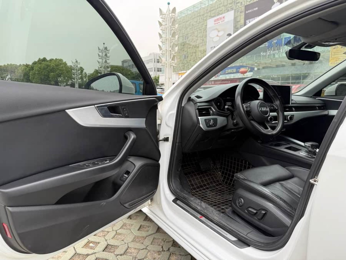 奧迪 奧迪A4L  2020款 40 TFSI 豪華動(dòng)感型圖片
