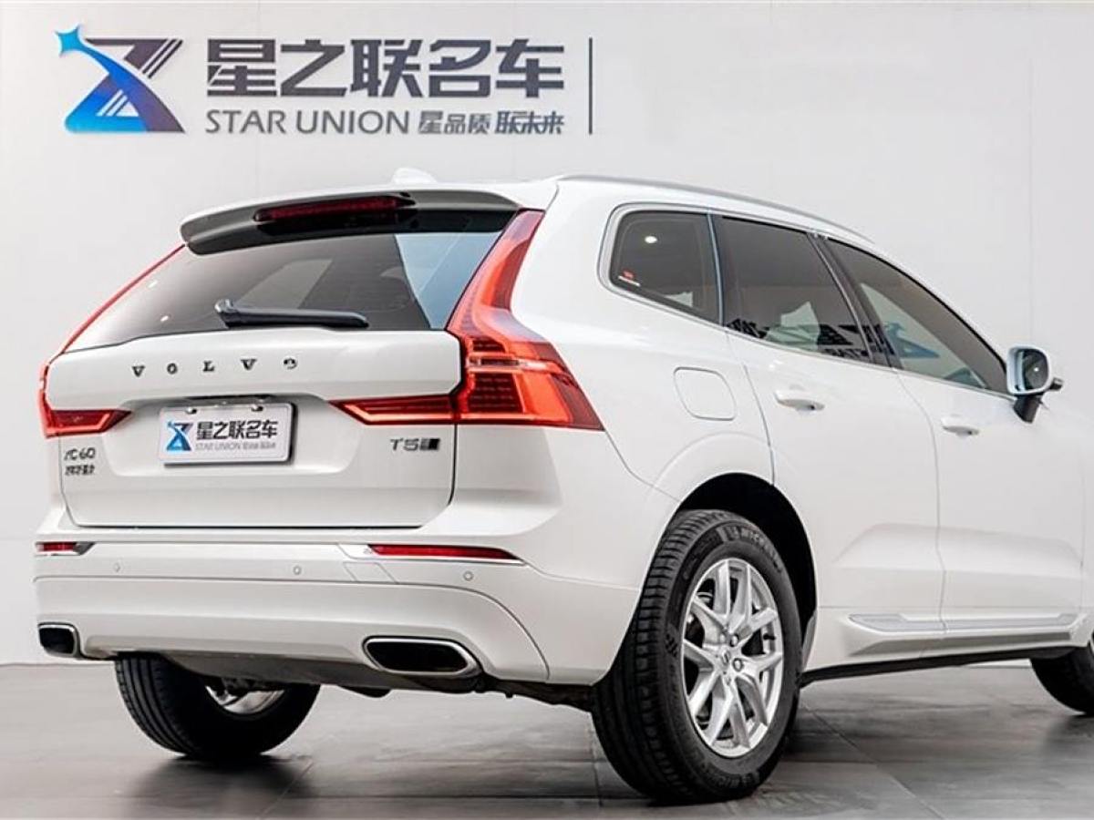 沃爾沃 XC60  2021款 T5 四驅(qū)智逸豪華版圖片