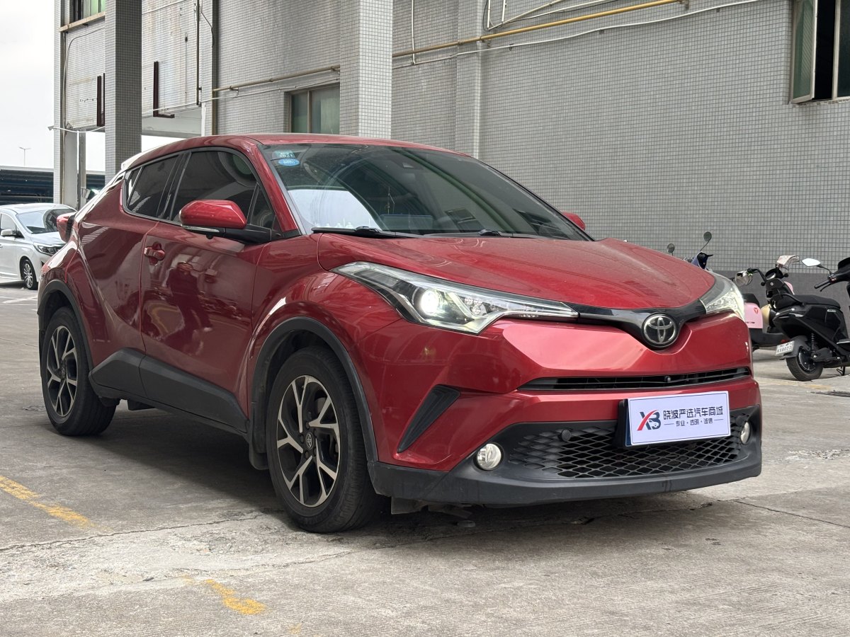 豐田 C-HR  2018款 2.0L 領(lǐng)先天窗版 國(guó)V圖片