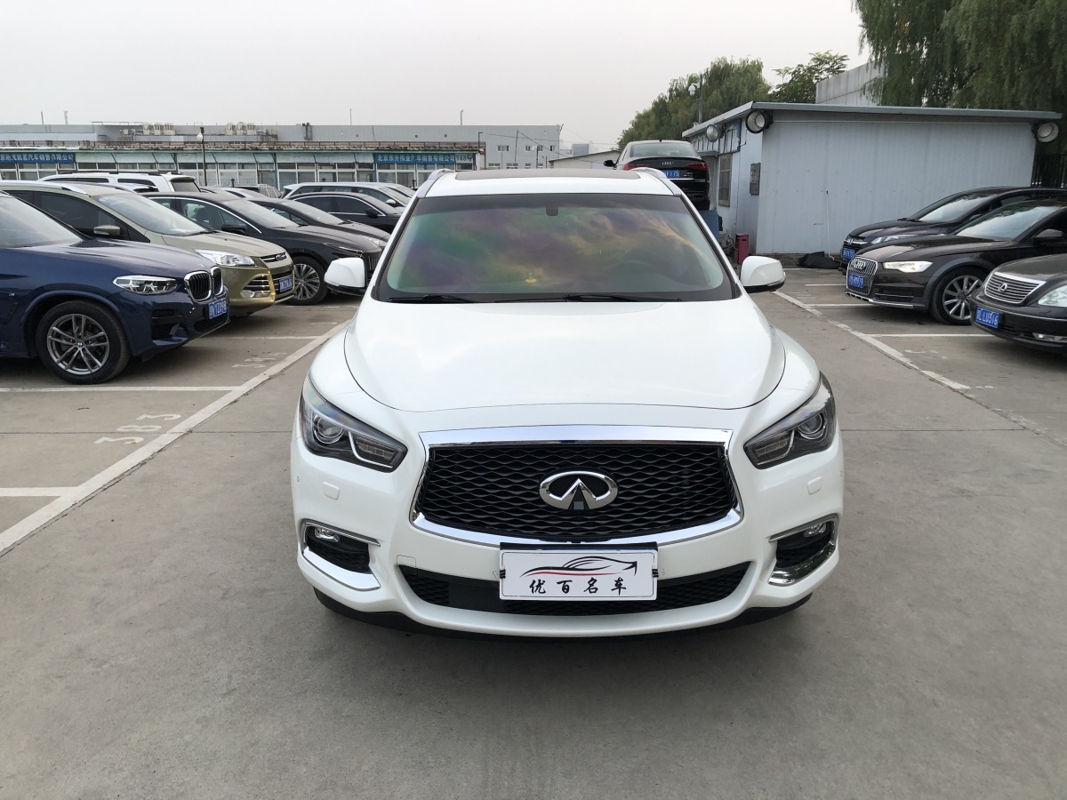 英菲尼迪 QX60  2018款 2.5T Hybrid 兩驅(qū)冠軍家庭版圖片