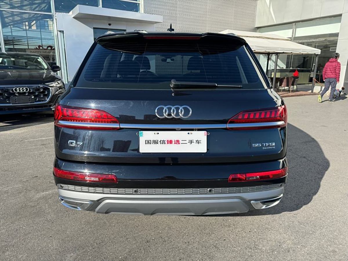 奧迪 奧迪Q7  2024款 55 TFSI quattro S line運(yùn)動型圖片