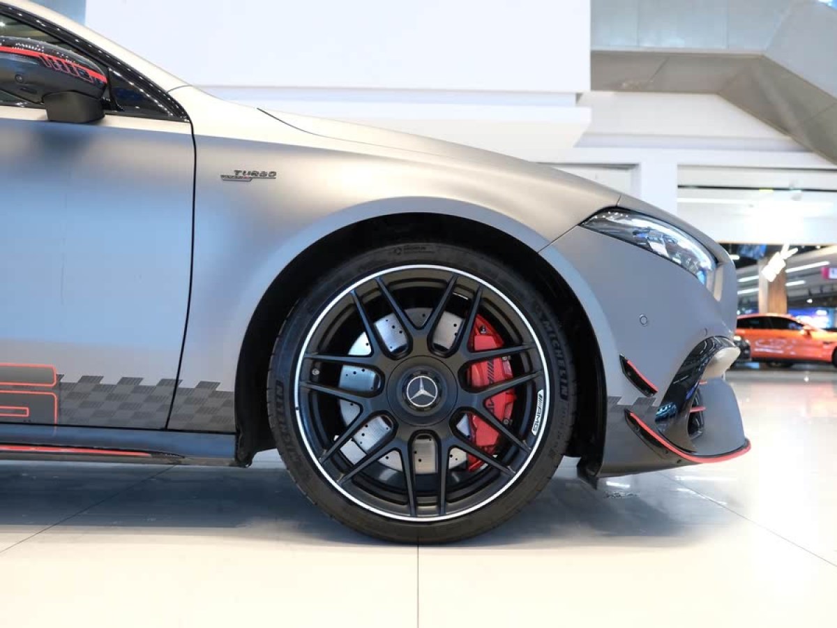 奔馳 奔馳A級AMG  2024款 AMG A 45 S 4MATIC+燃擎當(dāng)?shù)捞貏e版圖片