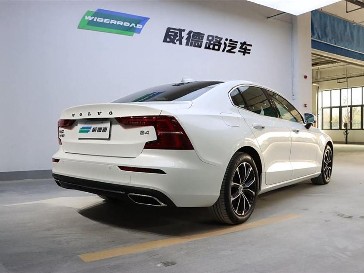 沃爾沃 S60L  2022款 B4 智逸豪華版圖片