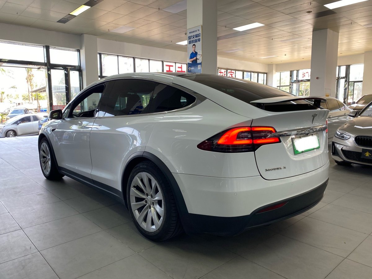 特斯拉 Model X  2016款 Model X 75D圖片