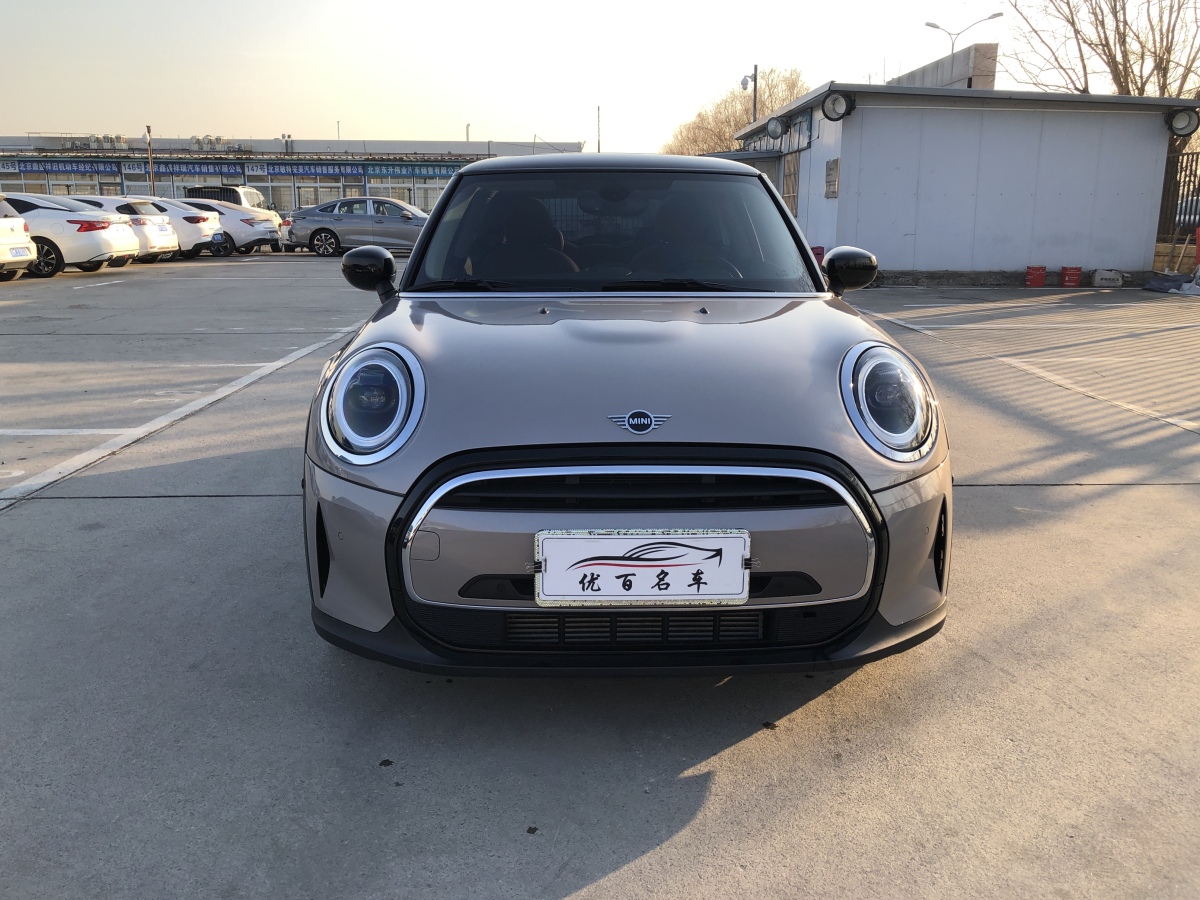 MINI MINI  2022款 改款 1.5T COOPER 藝術(shù)家圖片