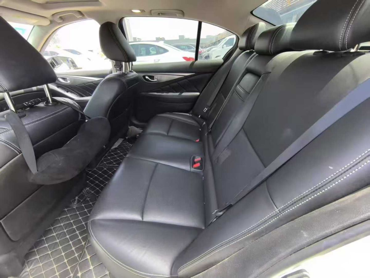 英菲尼迪 Q50L  2020款 2.0T 30周年限量版圖片
