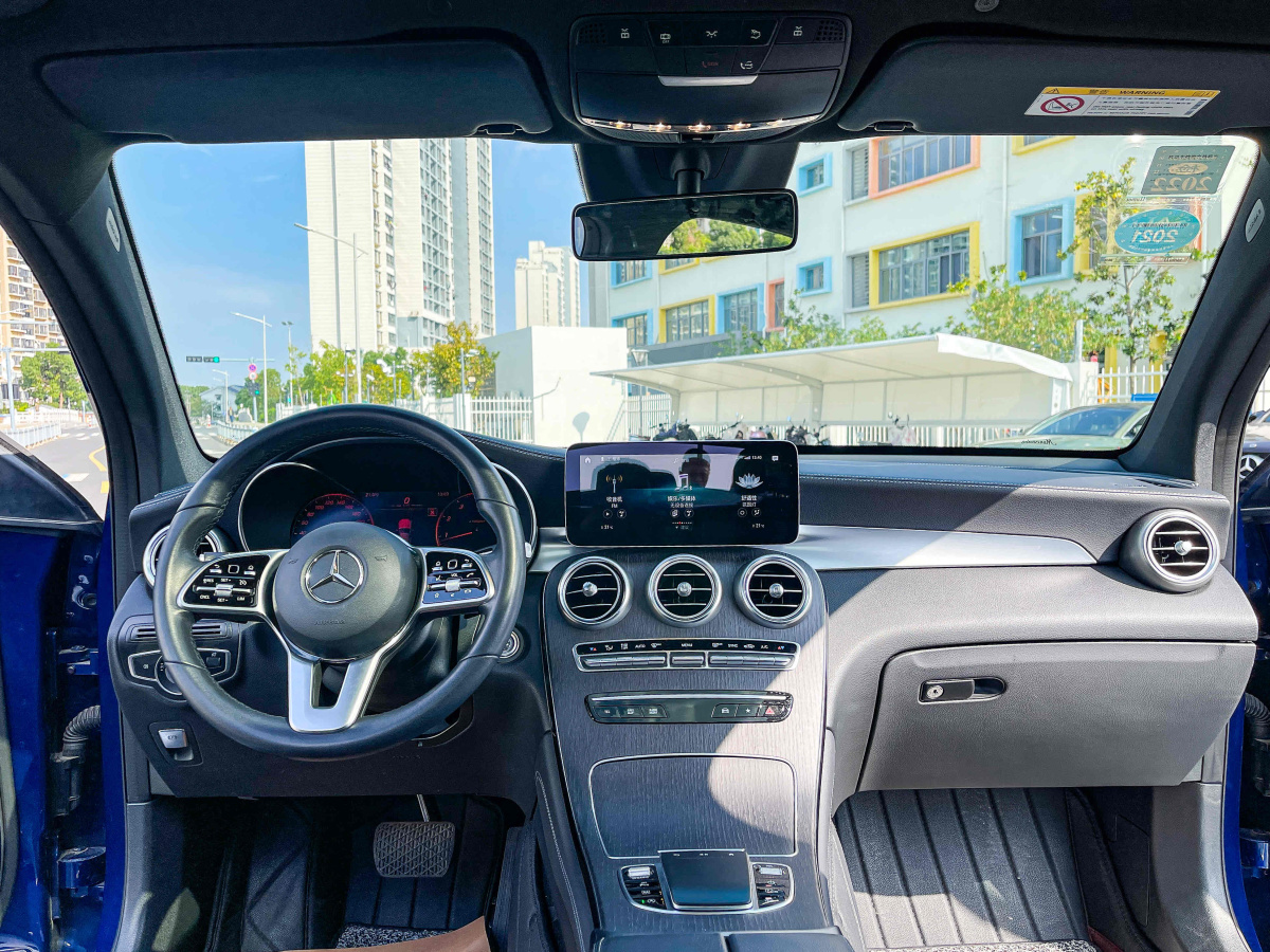 2020年3月奔馳 奔馳GLC  2023款 GLC 300 4MATIC 轎跑SUV