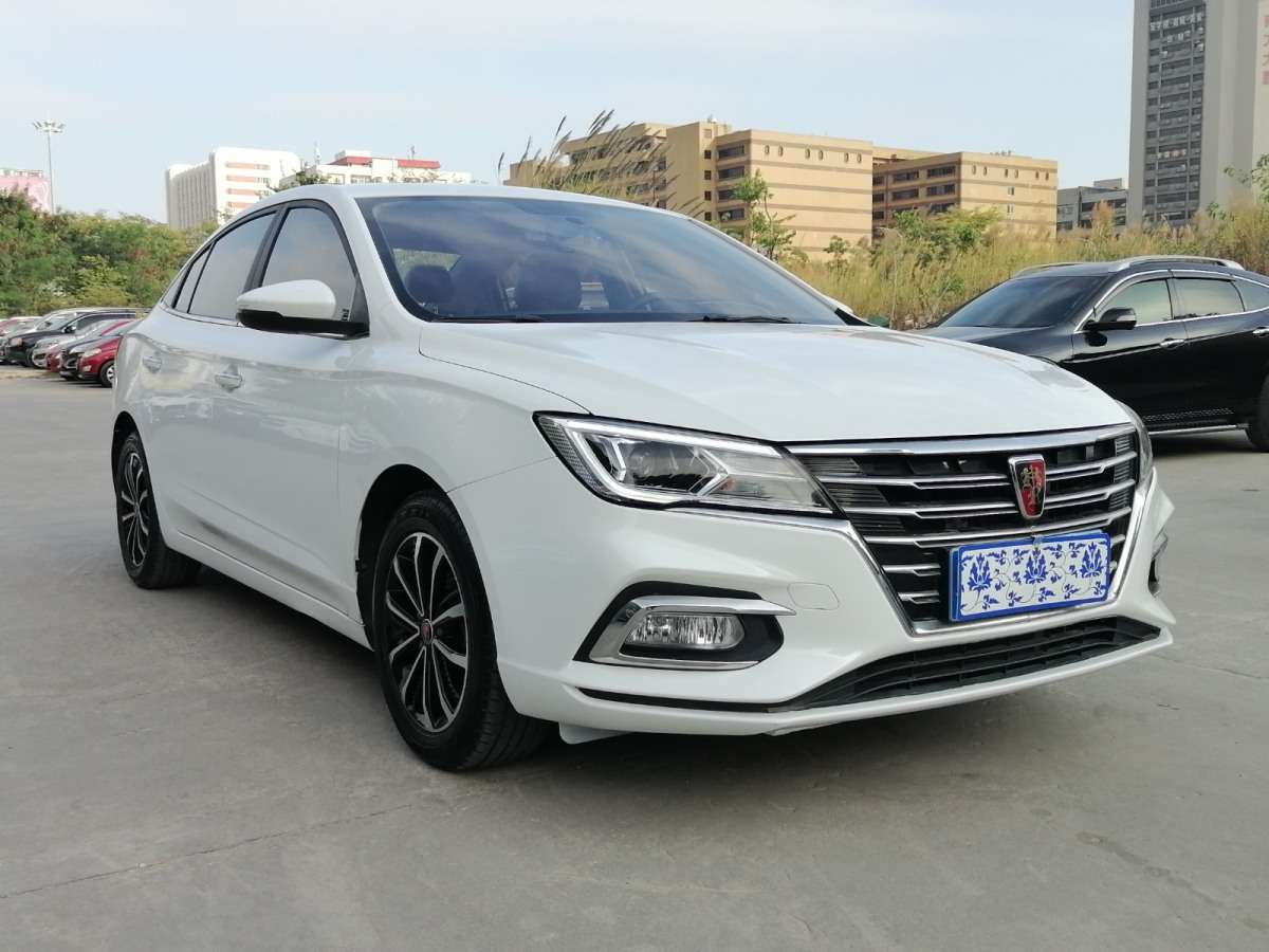 榮威 i5  2019款  1.5L 手動4G互聯(lián)領(lǐng)豪旗艦版圖片