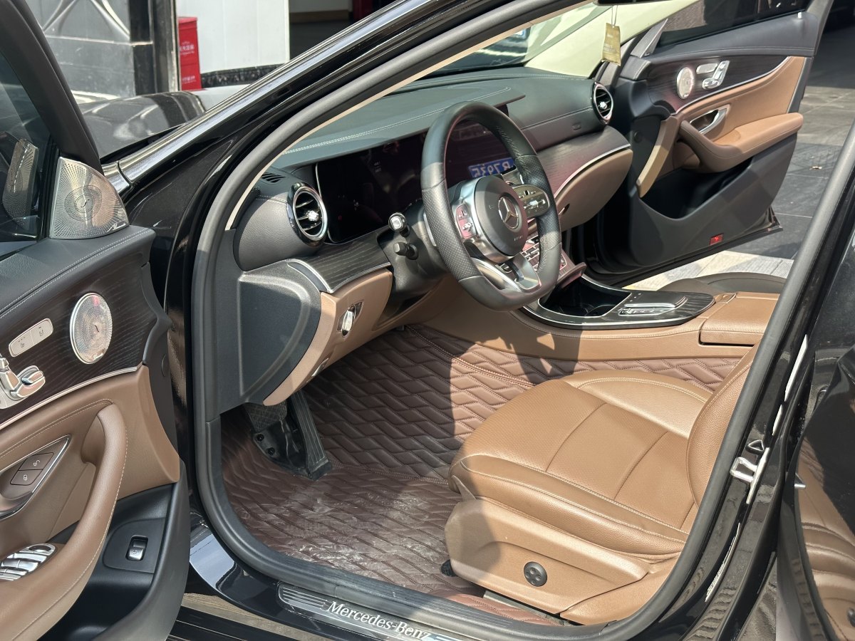 奔驰 奔驰E级  2020款 改款 E 300 L 运动时尚型图片
