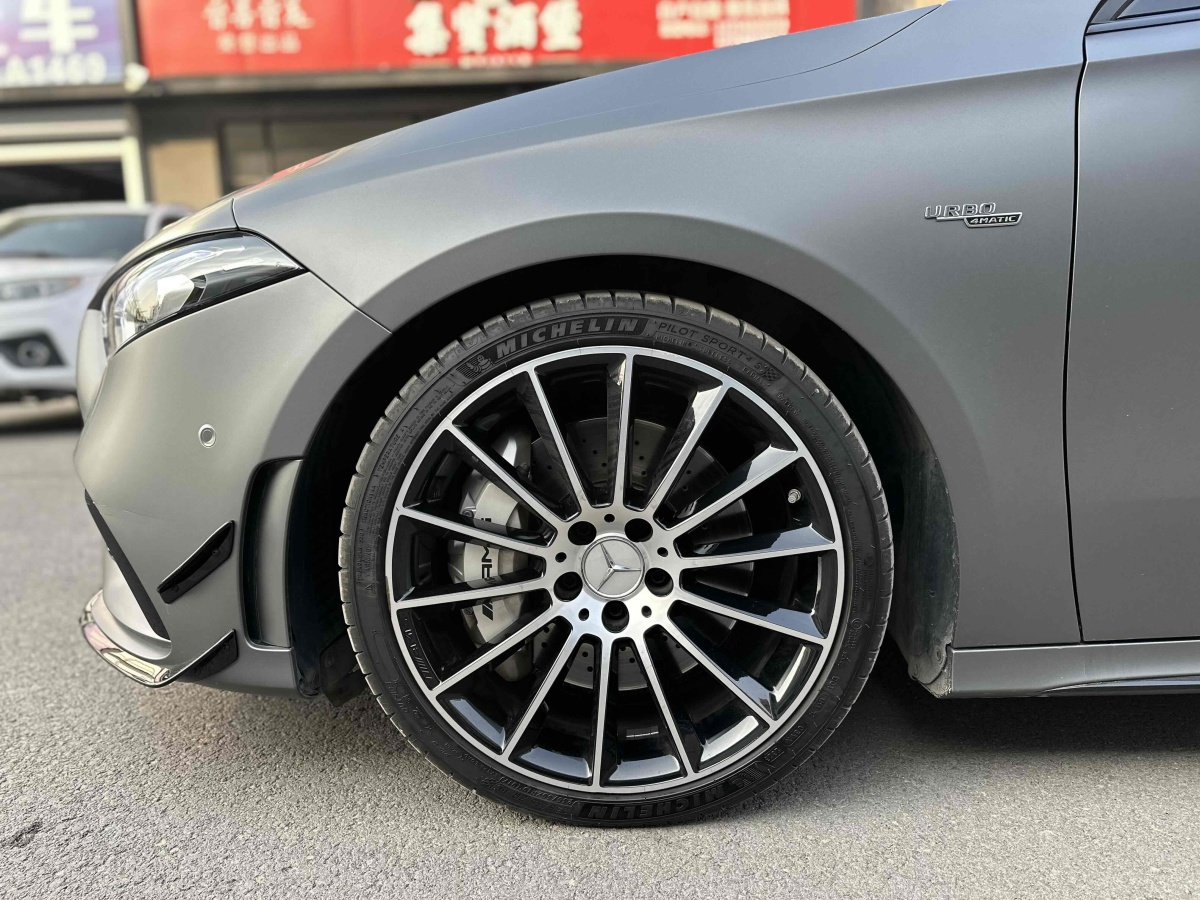 2020年12月奔馳 奔馳A級AMG  2022款 AMG A 35 L 4MATIC 熾夜特別版