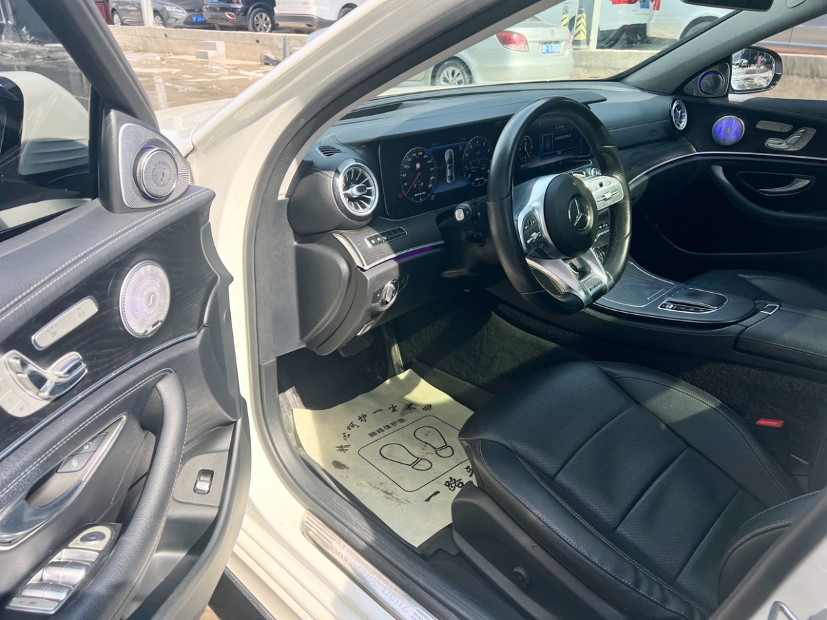奔驰 奔驰E级  2019款 E 300 L 运动豪华型图片