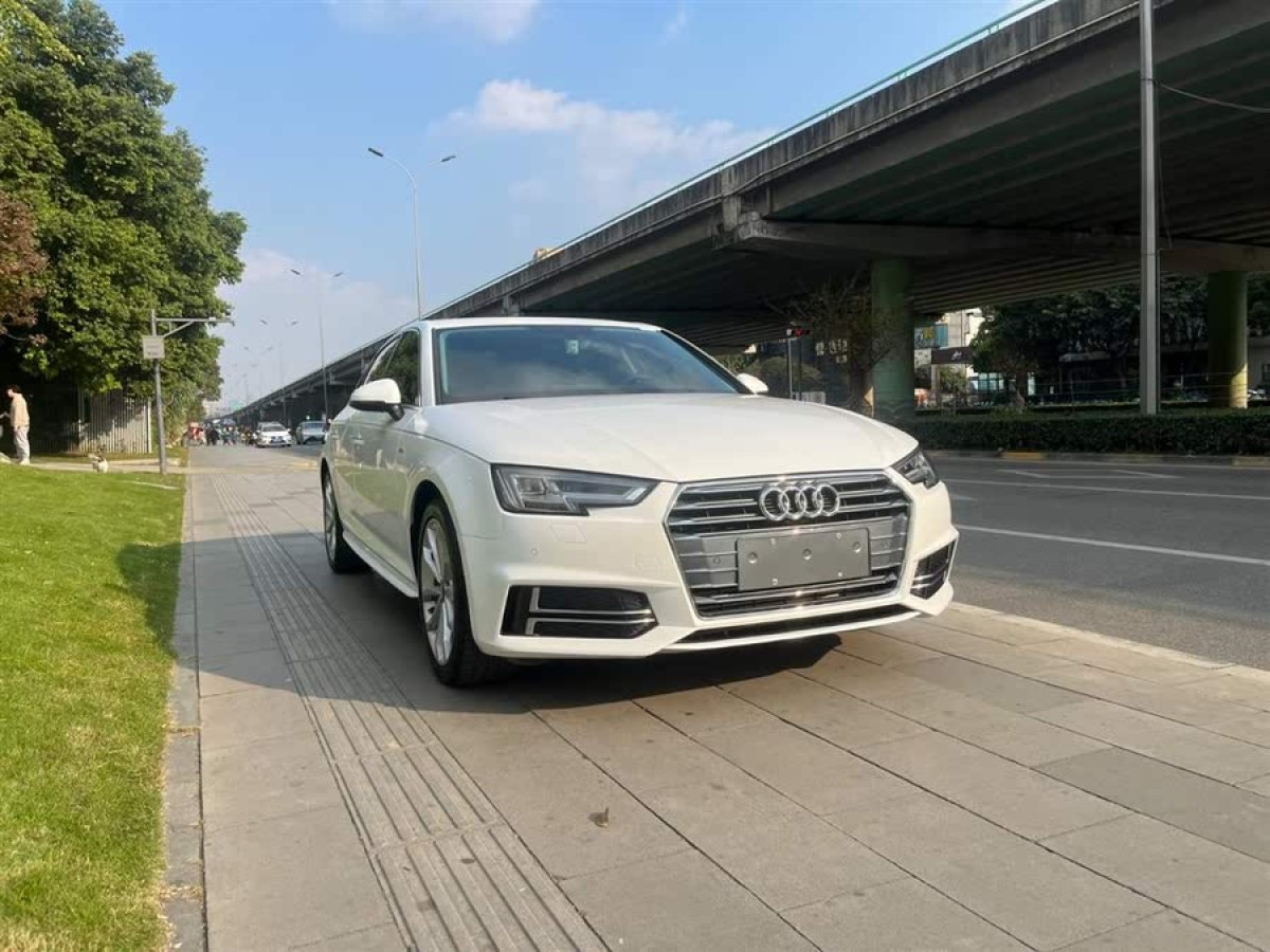 奧迪 奧迪A4L  2018款 30周年年型 30 TFSI 進(jìn)取型圖片