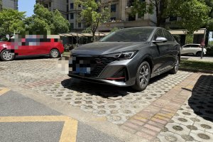 逸動(dòng) 長(zhǎng)安 暢享版 PLUS 藍(lán)鯨NE 1.4T GDI DCT尊貴版