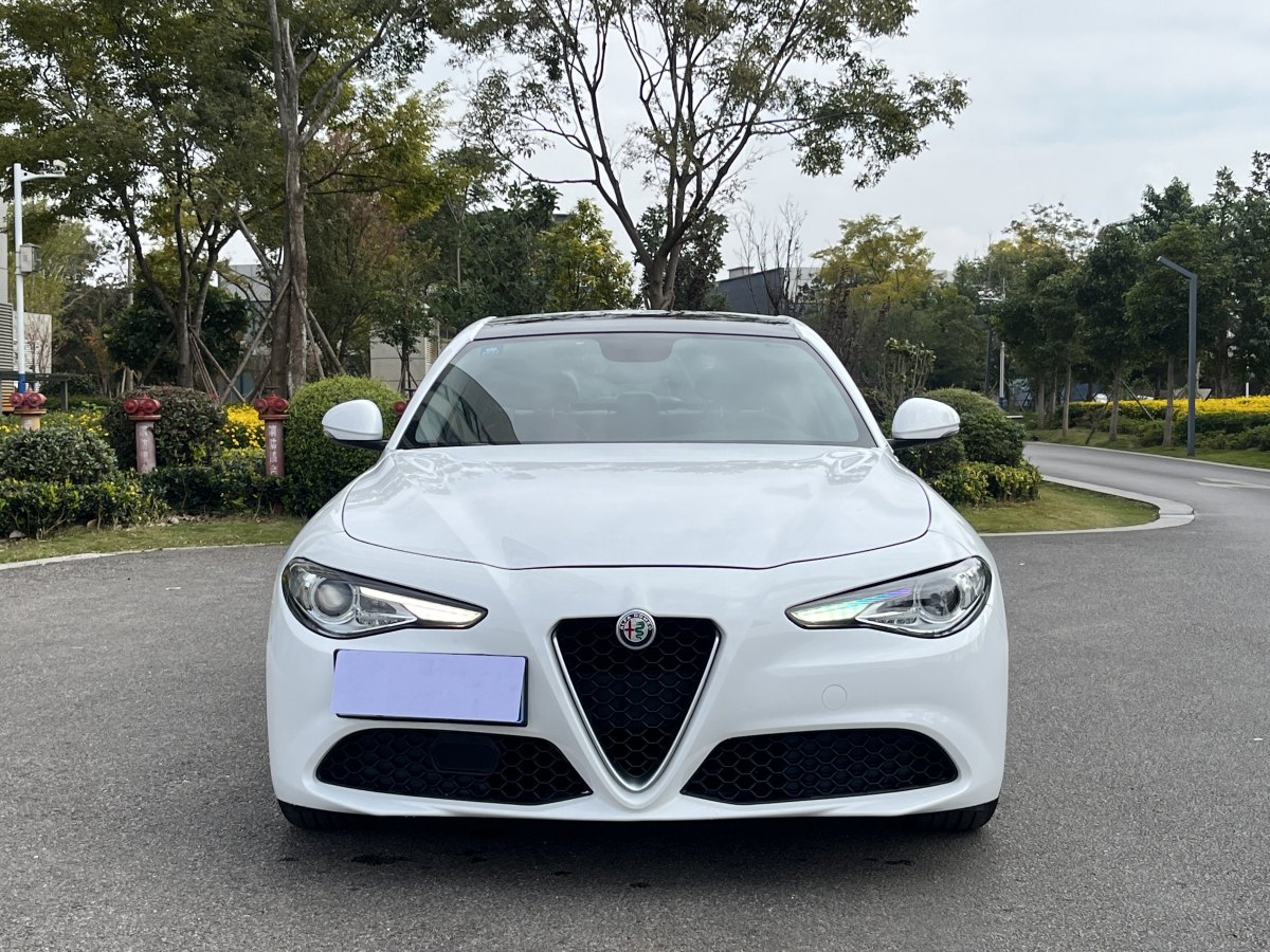 阿爾法·羅密歐 Giulia  2017款 2.0T 200HP 豪華版圖片