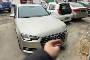 奥迪A4L 奥迪 A4L 30TFSI 手动舒适型