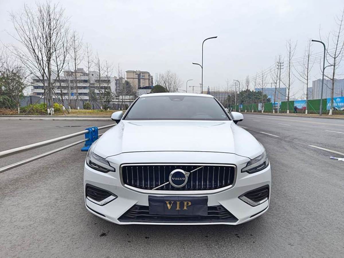 沃爾沃 S60L  2023款 B4 智逸豪華版圖片