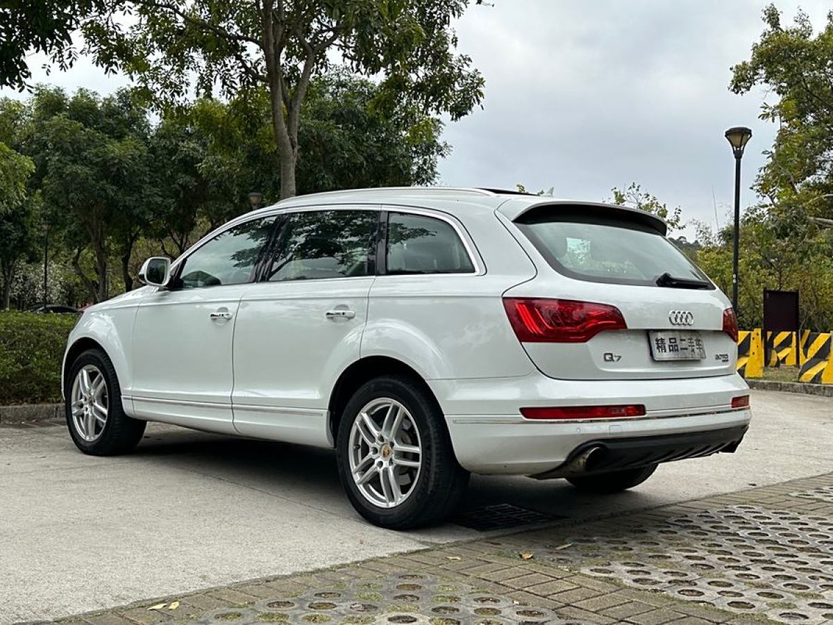 奧迪 奧迪Q7  2012款 3.0 TDI 領(lǐng)先型圖片