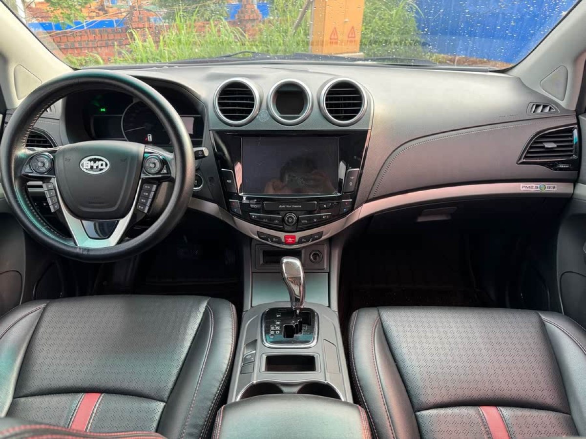 比亞迪 S7  2015款 2.0T 自動(dòng)尊貴型圖片