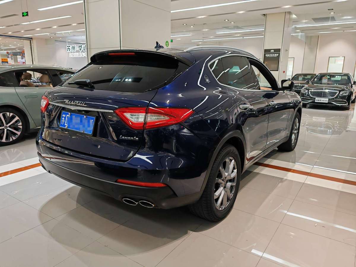 瑪莎拉蒂 Levante  2019款 3.0T 350Hp 標(biāo)準(zhǔn)版 國VI圖片