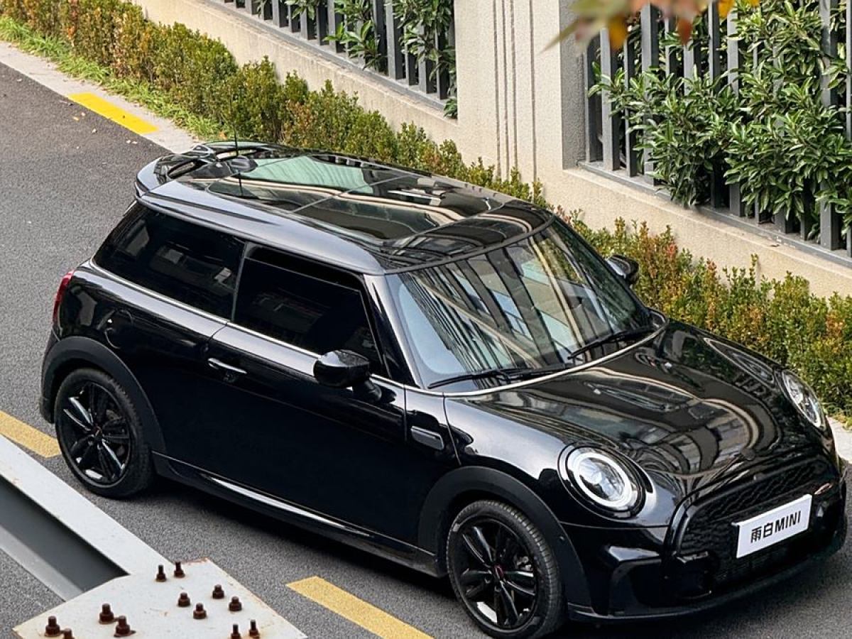 MINI MINI  2022款 1.5T COOPER 黑標(biāo)特別版圖片