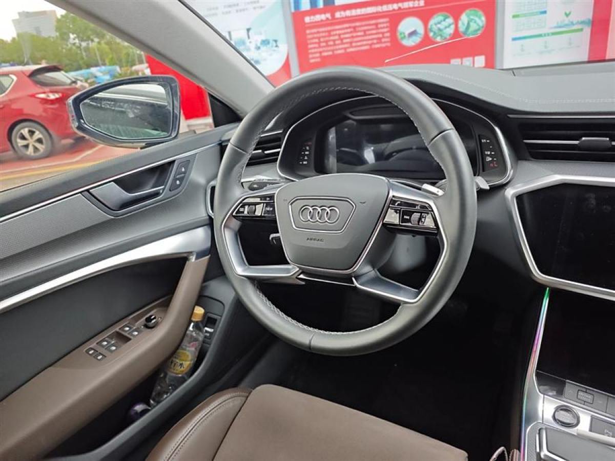 奧迪 奧迪A7L  2024款 45TFSI quattro S-line 見遠型 流晶套裝圖片