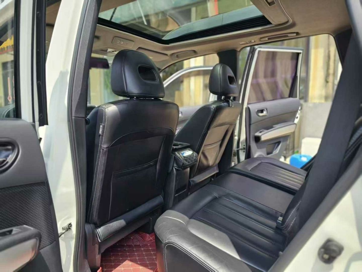 日產(chǎn) 奇駿  2012款 2.0L CVT舒適版 4WD圖片