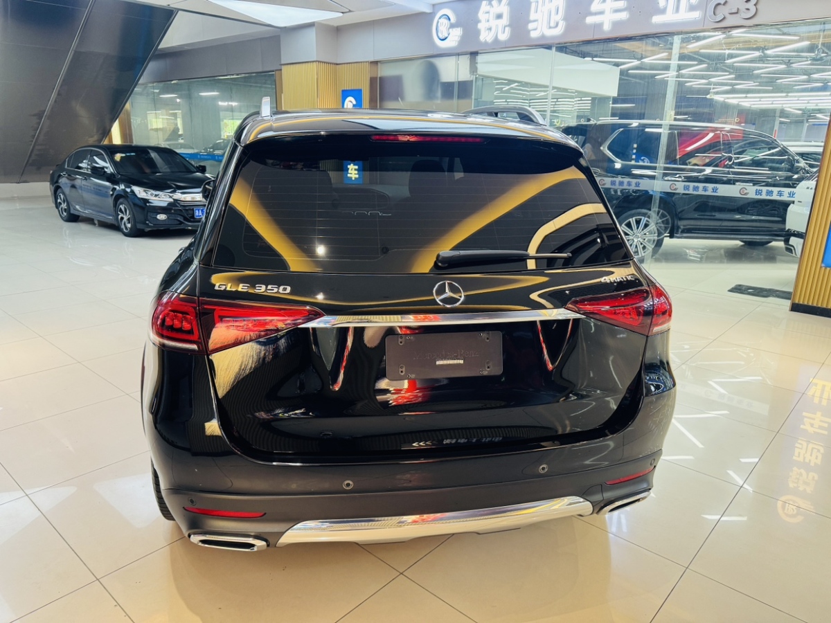 奔馳 奔馳GLE  2022款 改款 GLE 350 4MATIC 時(shí)尚型圖片