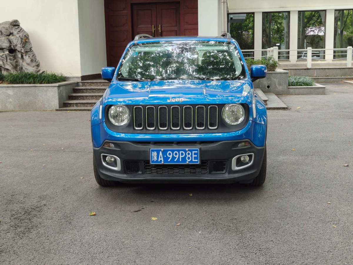 Jeep 自由俠  2018款 互聯(lián)大屏版 180T 自動(dòng)勁能版圖片