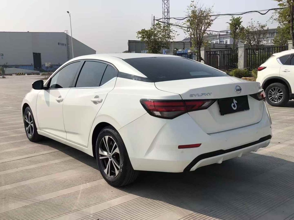 日產(chǎn) 軒逸  2021款 1.6L XL CVT暗夜版圖片