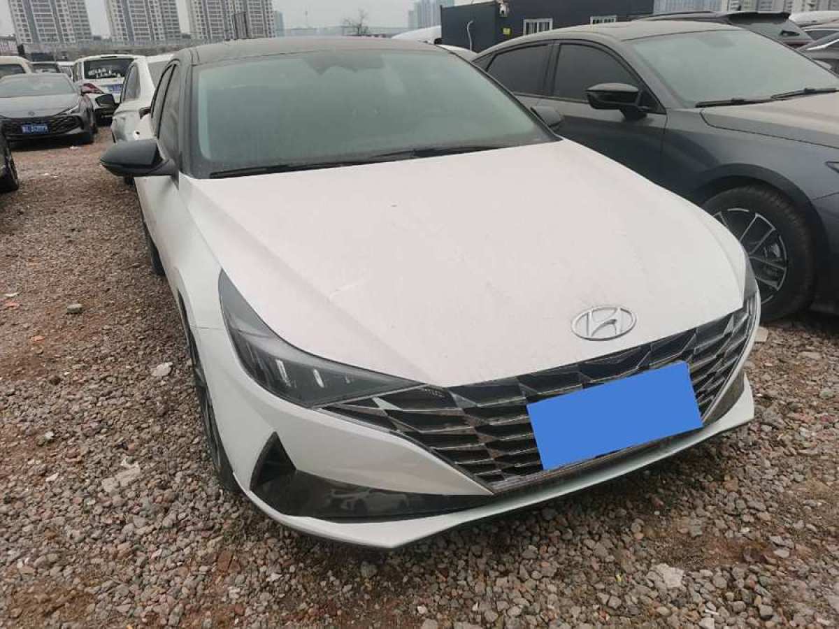 现代 伊兰特  2022款 1.5L CVT LUX尊贵版图片