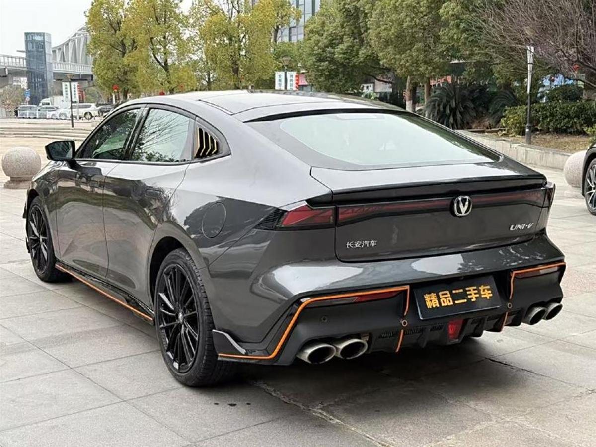 長(zhǎng)安 長(zhǎng)安UNI-V  2023款 1.5T 智慧領(lǐng)航型圖片