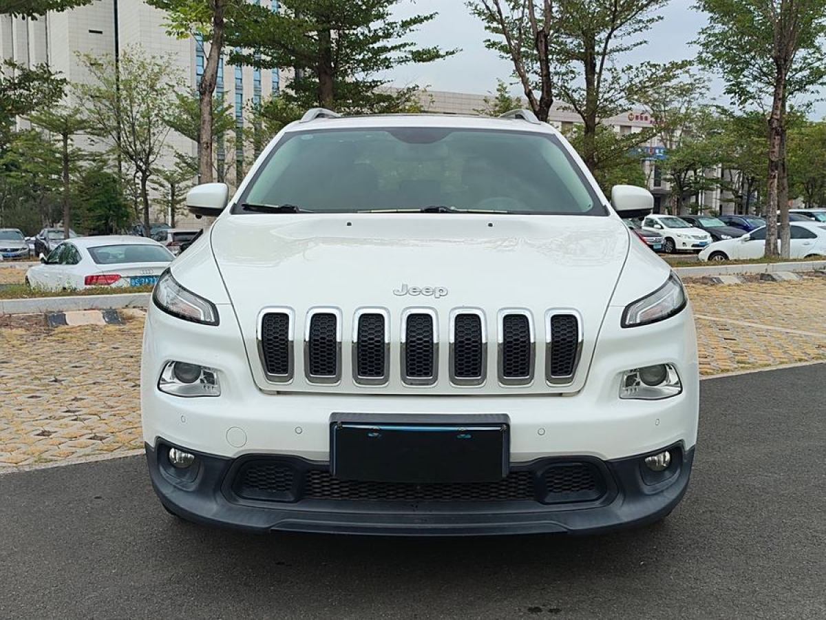 2016年12月Jeep 自由光  2016款 2.4L 領(lǐng)先智能版