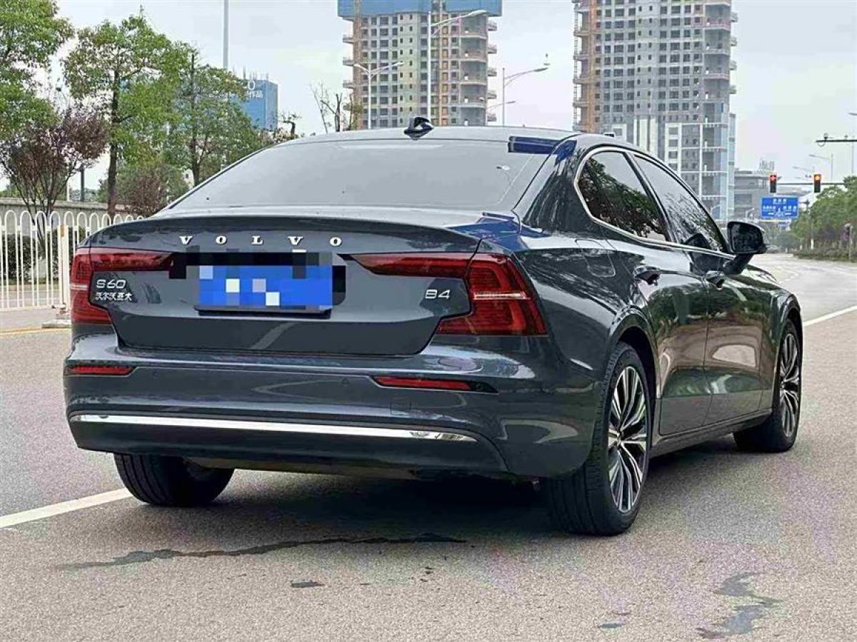 沃爾沃 V60  2023款 B4 智逸豪華版圖片