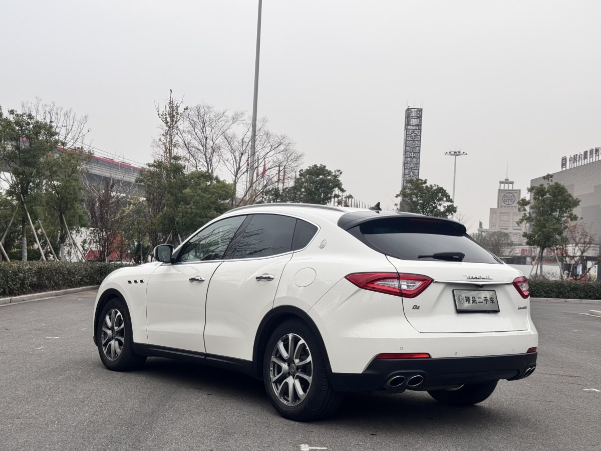 瑪莎拉蒂 Levante  2019款  3.0T 350Hp 標(biāo)準(zhǔn)版圖片