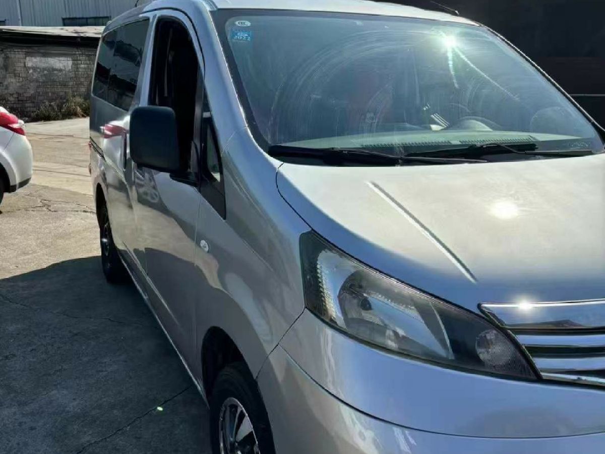 日產(chǎn) NV200  2016款 1.6L CVT豪華型圖片