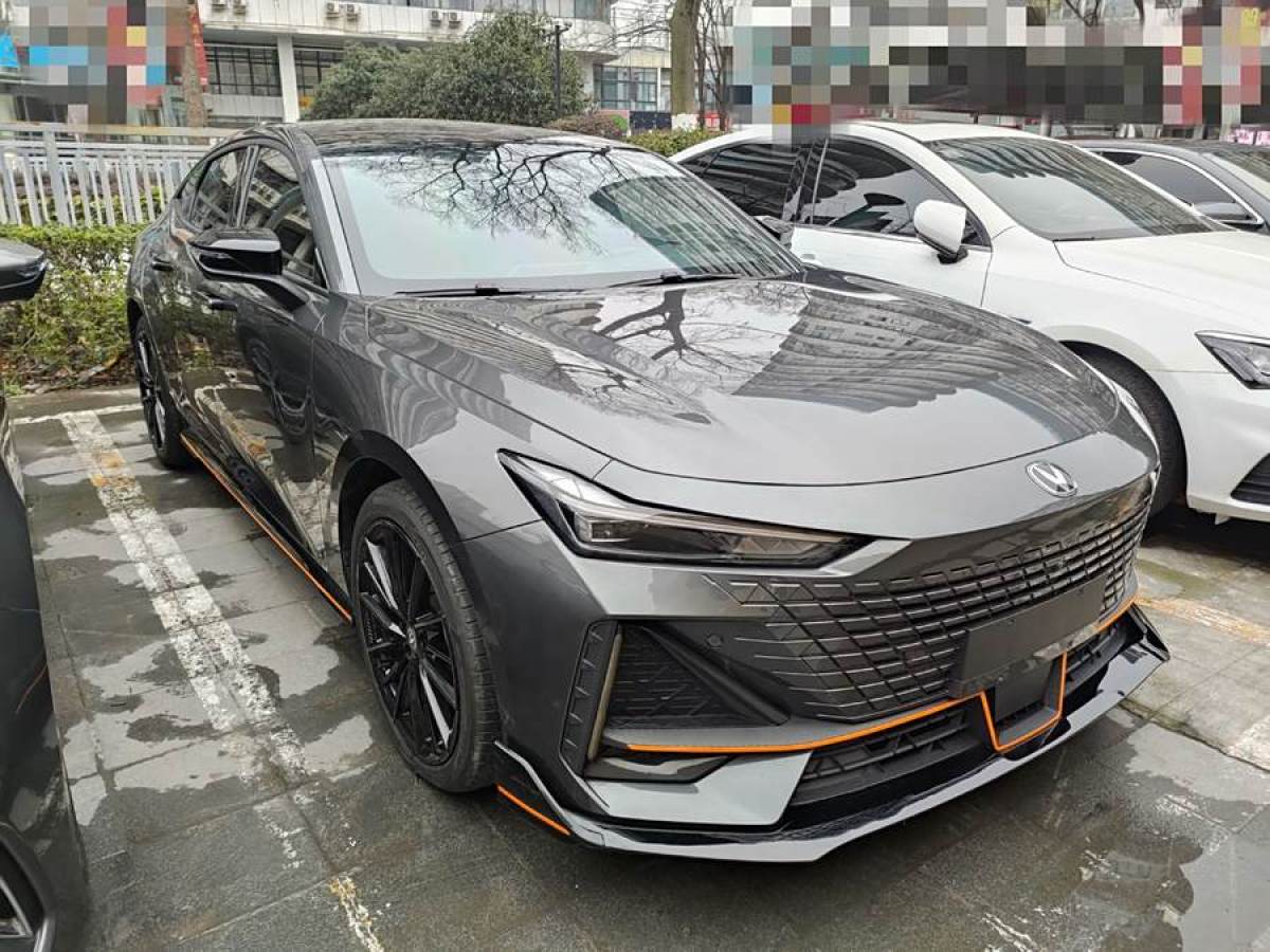 長(zhǎng)安 長(zhǎng)安UNI-V  2022款 1.5T 尊貴型圖片