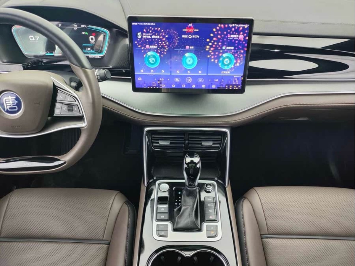 比亞迪 唐新能源  2015款 2.0T 四驅(qū)旗艦型圖片